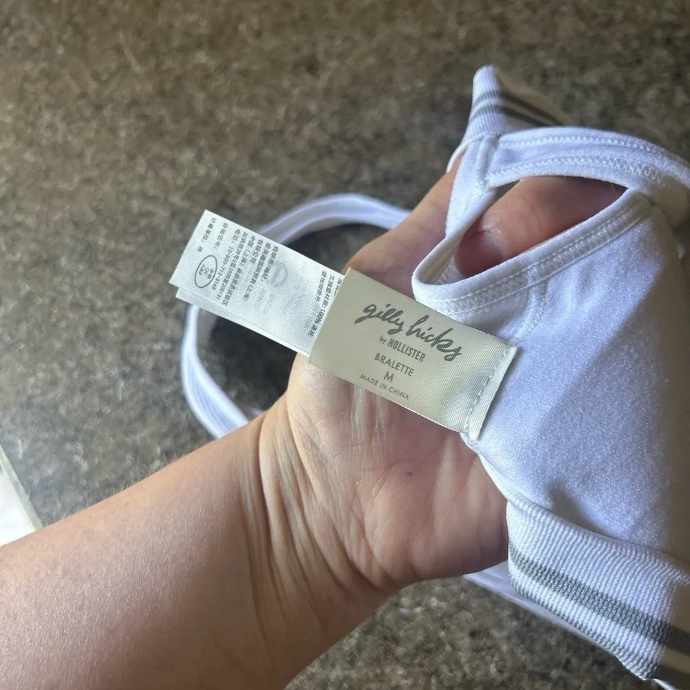 Gilly Hicks White Ribbed Bralette Medium Removable Pads